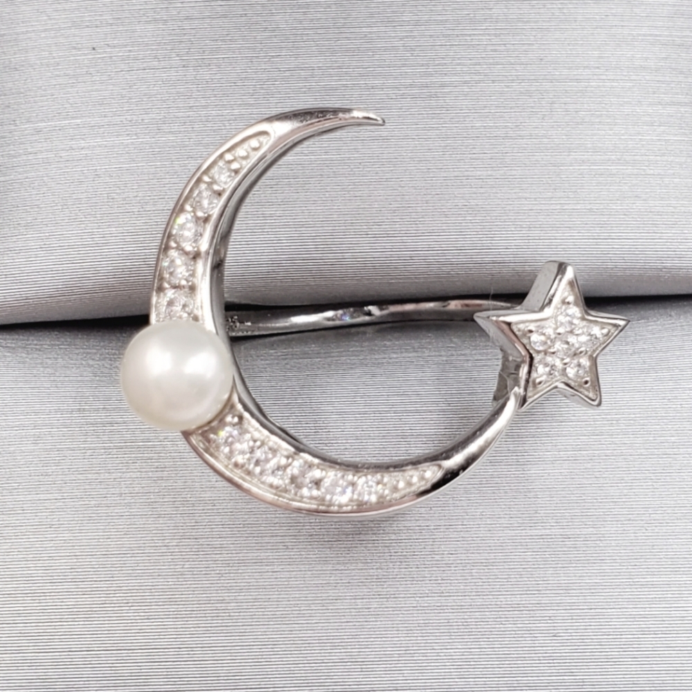 White Diamond Simulants & Pearl 925 Sterling Silver Moon & Star Ring